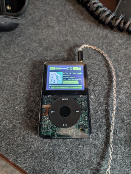 001_IPOD.JPG