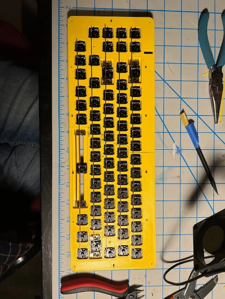 003_HANDWIRED_KBD.JPG